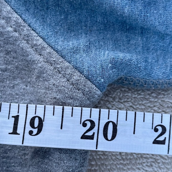 Patagonia organic cotton Blue and Gray Sweatshirt Yellowstone national Park M - Picture 6 of 6